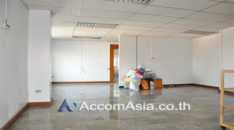  2  Office Space For Rent in Sukhumvit ,Bangkok BTS Thong Lo at S.K.V. Building AA14178